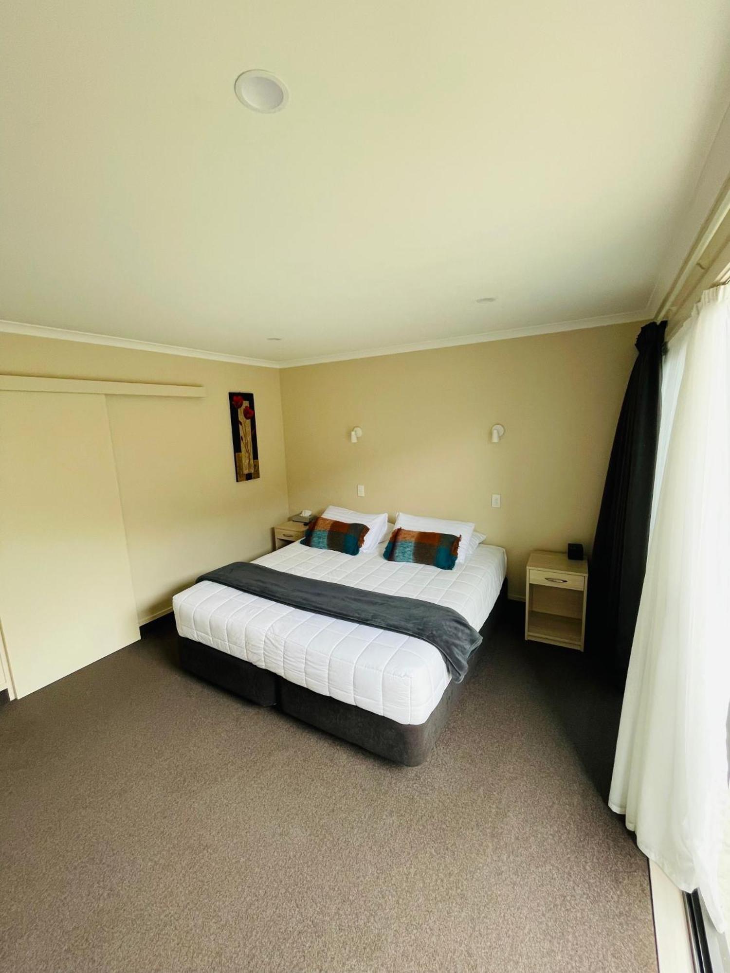 Kauri Court Motel Palmerston North Exterior photo